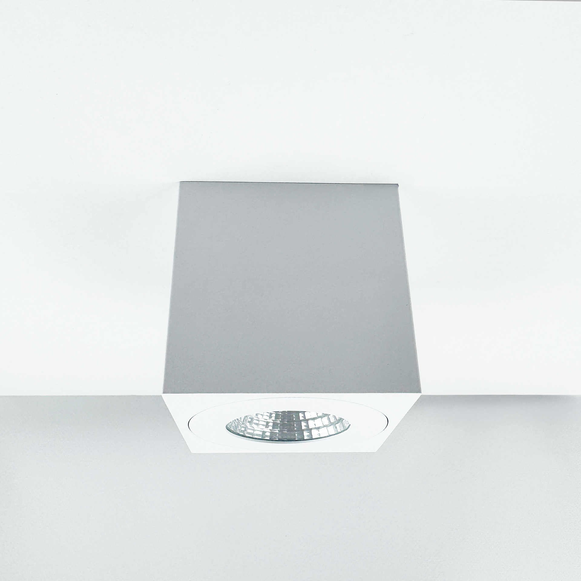 MOBiDIM COB SLIM+ IP65 AUFBAU