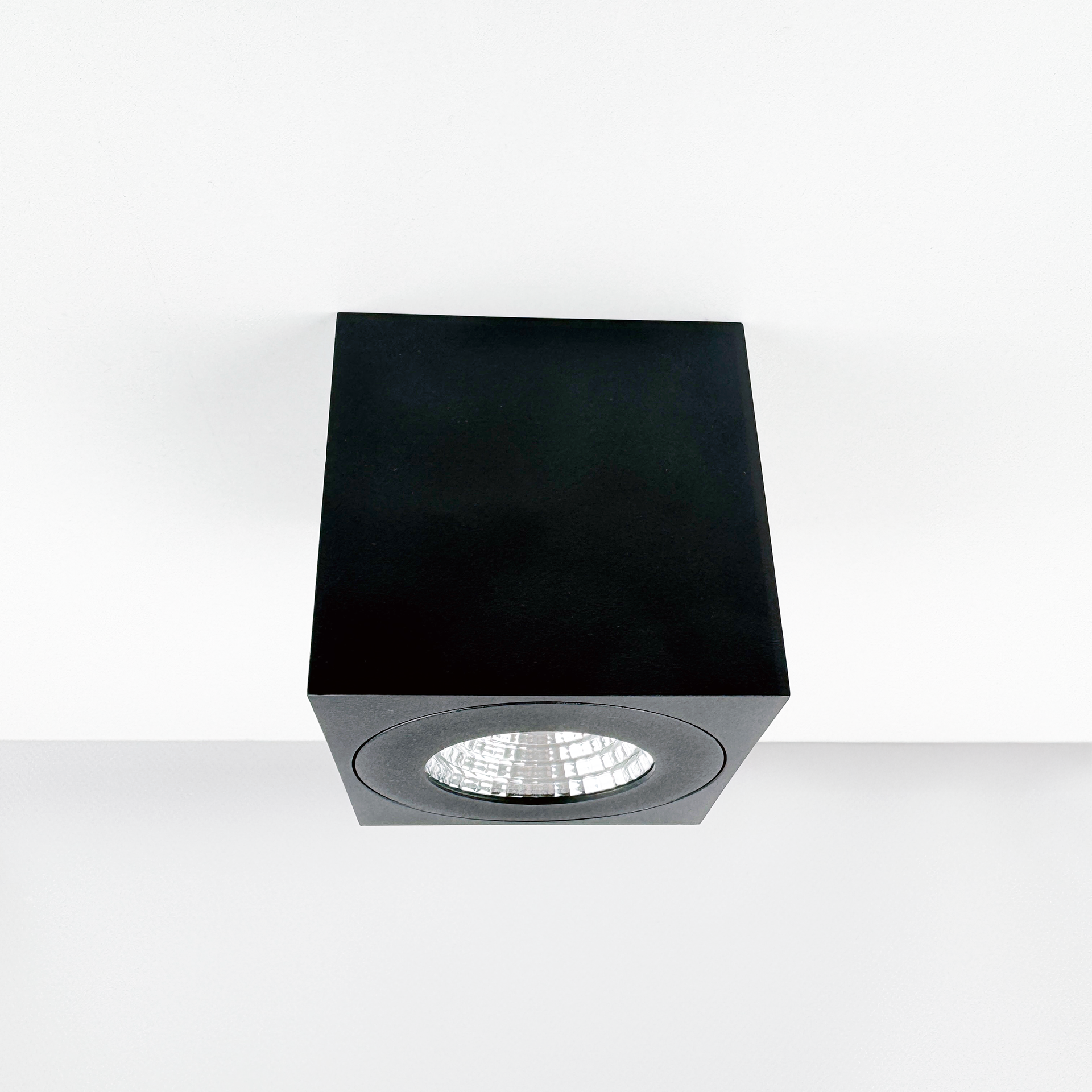 MOBiDIM COB SLIM+ IP65 AUFBAU